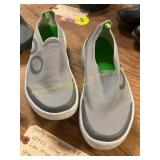 Mens 8.5 OOFOS OOmg EeZee Recovery Shoes