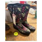 Womens Size 8 Western Chief Rain Boots