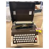 Vintage Royal Safari Typewriter