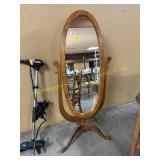 Ovel mirror with stand