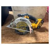 DeWalt 20V Saw