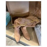 Women s Boots Size 9