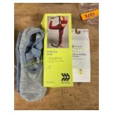 Stretch strap & 2pk Gaiam Non-slip yoga Socks