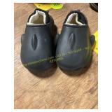Size M(7/8) Kids Shark Shaped Slippers