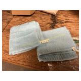 2Ct Hand Towels