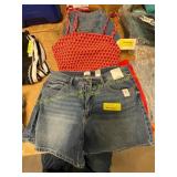 Top size 1X Jean shorts size 14