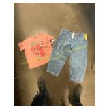 T-shirt size XL jeans size XL