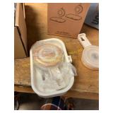 Cinola soap dishes, sponge dry rack.