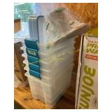 6pk Sterilite 20qt Containers & Bumbo seat Table