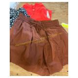 S floral top & S brown shorts