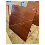 Sq dining table with leg