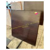 Sq dining table with leg