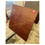 Sq dining table with leg