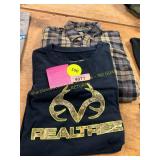 2ct Mens L Button Down + Graphic T