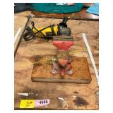DeWalt Grinder+ Vise