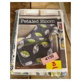 Pearled Bloom Quilt Kit