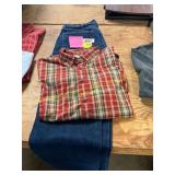 Size 34x30 Rustler Jeans, M Plaid Button Down