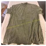 Tee-Shirt, Medium
