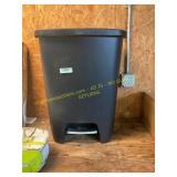 Foot operated trash can