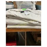 King size comforter and 2 pillow shams