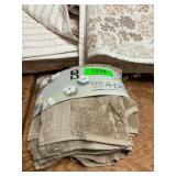 2 hand towels 2 washcloths beige