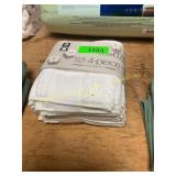 WHITE 2 hand towel, 2 washcloth