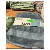 2 large bath towels