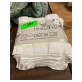 WHITE 2 hand towels, 2 wash cloth
