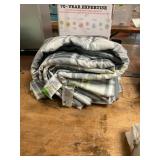 GREY PLAID comforter 98' x 92'