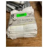 WHITE 2 hand towels, 2 washcloths