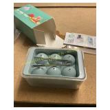 Spherical ice cube tray
