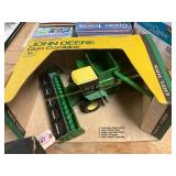 ERTL JD Titan Combine