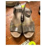 Size 38/ 7.5 -8 Dansko Laurie Sandals
