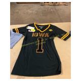Size L Slim Fit Colosseum Iowa Shirt