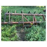 Massey Ferguson 3 pt chisel plow