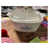 Vin. Corningware 1 3/4 qt Casserole Dish
