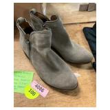 Lucky Brand Bartalino 9.5W Suede Booties