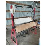 Foam cutting table