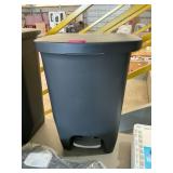 Glad waste can