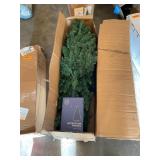 Garvee 7.5FT Pre-Lit Christmas Tree, Green