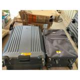 2 ct. suitcases