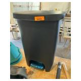 Glad trash can