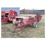 IH 440T Square Baler With Bale Thrower