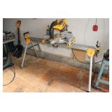 Dewalt 12' Sliding Compound Mitre Saw W/stand