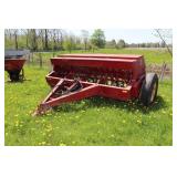 Intl 5100 Seed Drill With Grass Box & Fertilizer