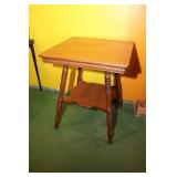 Oak 2-Tiered Parlour Table