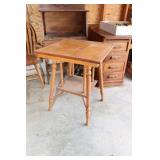 Oak Parlour Twist Leg Parlour Table