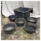Heavy Rubber Feeder & 5 Feeding Buckets