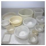 Lot 5- Assorted Vintage Tupperware Containers