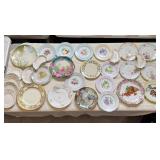 (29) Vintage Collector Plates